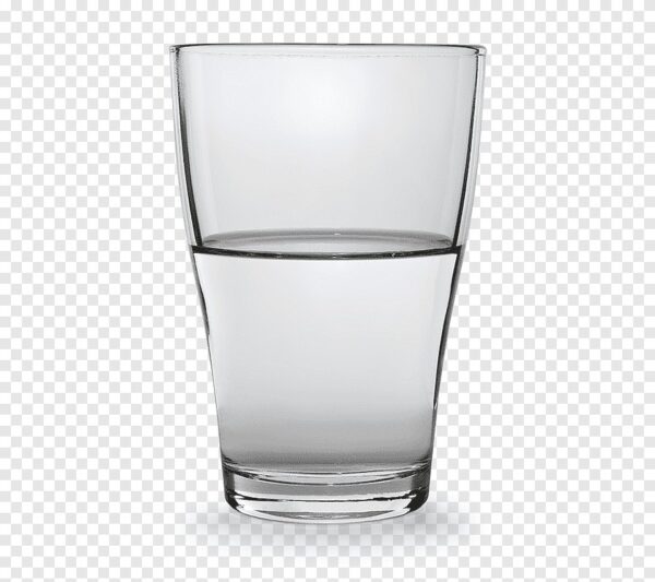 半分水の入ったコップ